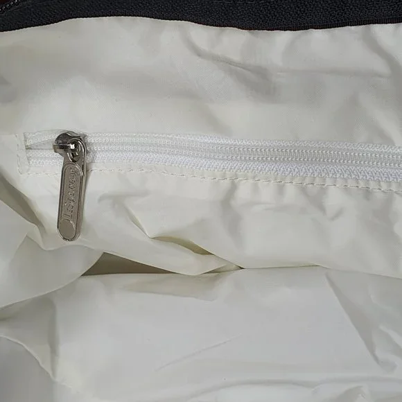 LeSportsac Hobo / crossbody with zippered Toiletry Pouch New without Tag - Picture 8 of 10